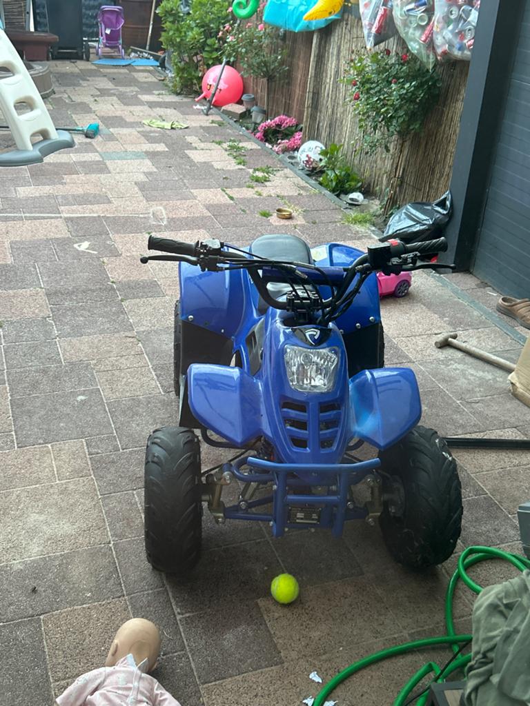 Blauwe kinderquad - 125cc, Fietsen en Brommers, Minibikes, Midibikes en Pitbikes, Ophalen of Verzenden, Gebruikt, Overige typen