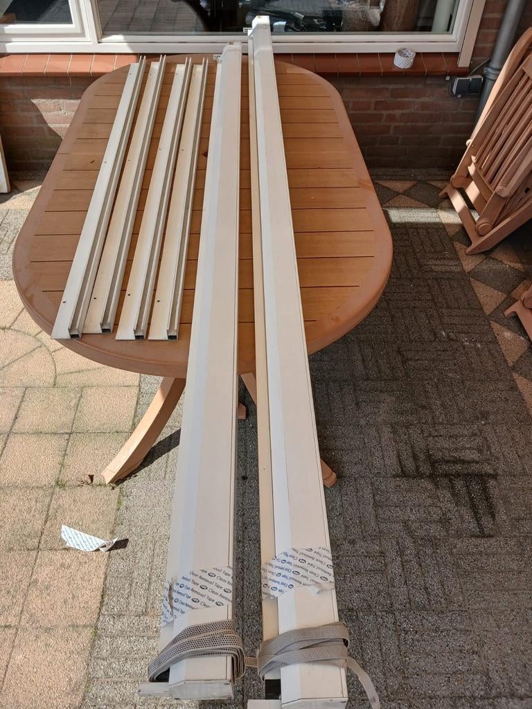 2 Sunscreens - Wit, het doek is beige - Diverse maten, Tuin en Terras, Zonneschermen, Ophalen, Gebruikt, 150 tot 300 cm, 250 cm tot 450 cm