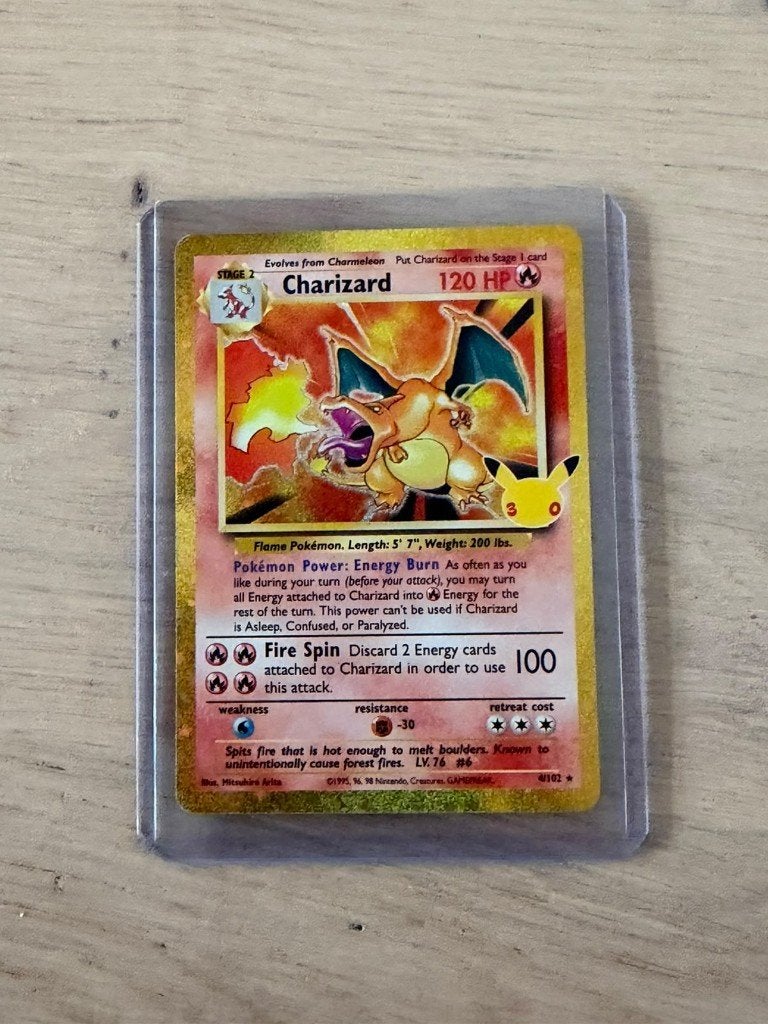 Pokemon 30th Charizard 4/102, Ophalen, Zo goed als nieuw