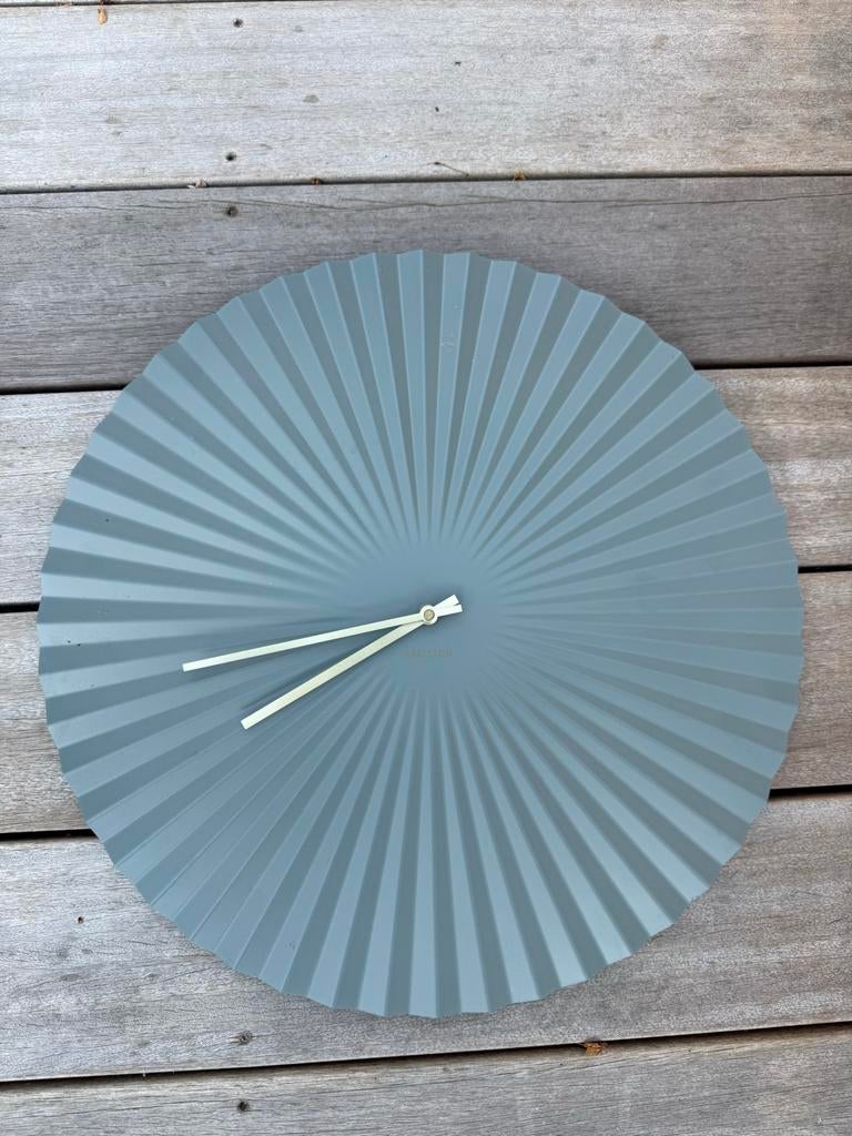 Karlsson Wandklok - Grijs - Modern Design, Antiek en Kunst, Ophalen