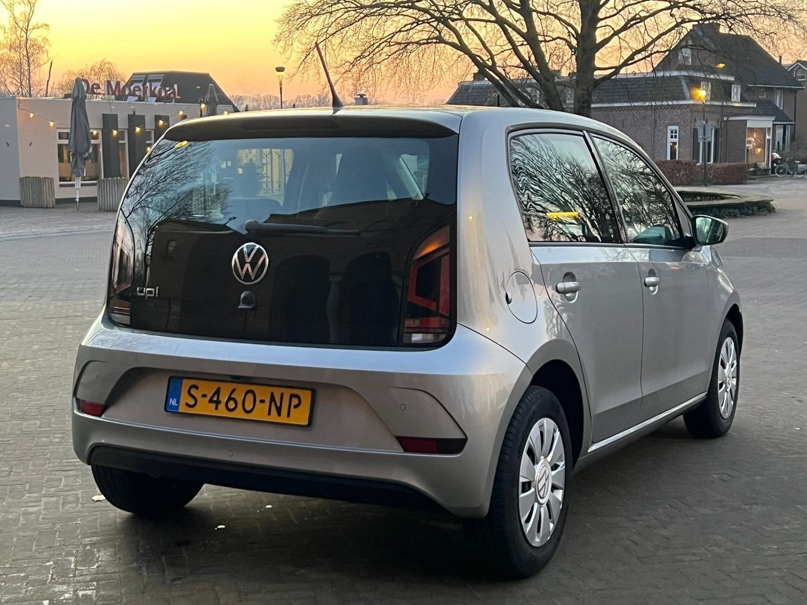 Volkswagen Up! 1.0/Clima/Cruise/Camera/PDC/Elekt. Raam/NAP, Dealer onderhouden, Gebruikt, Met garantie (alle), 4 stoelen