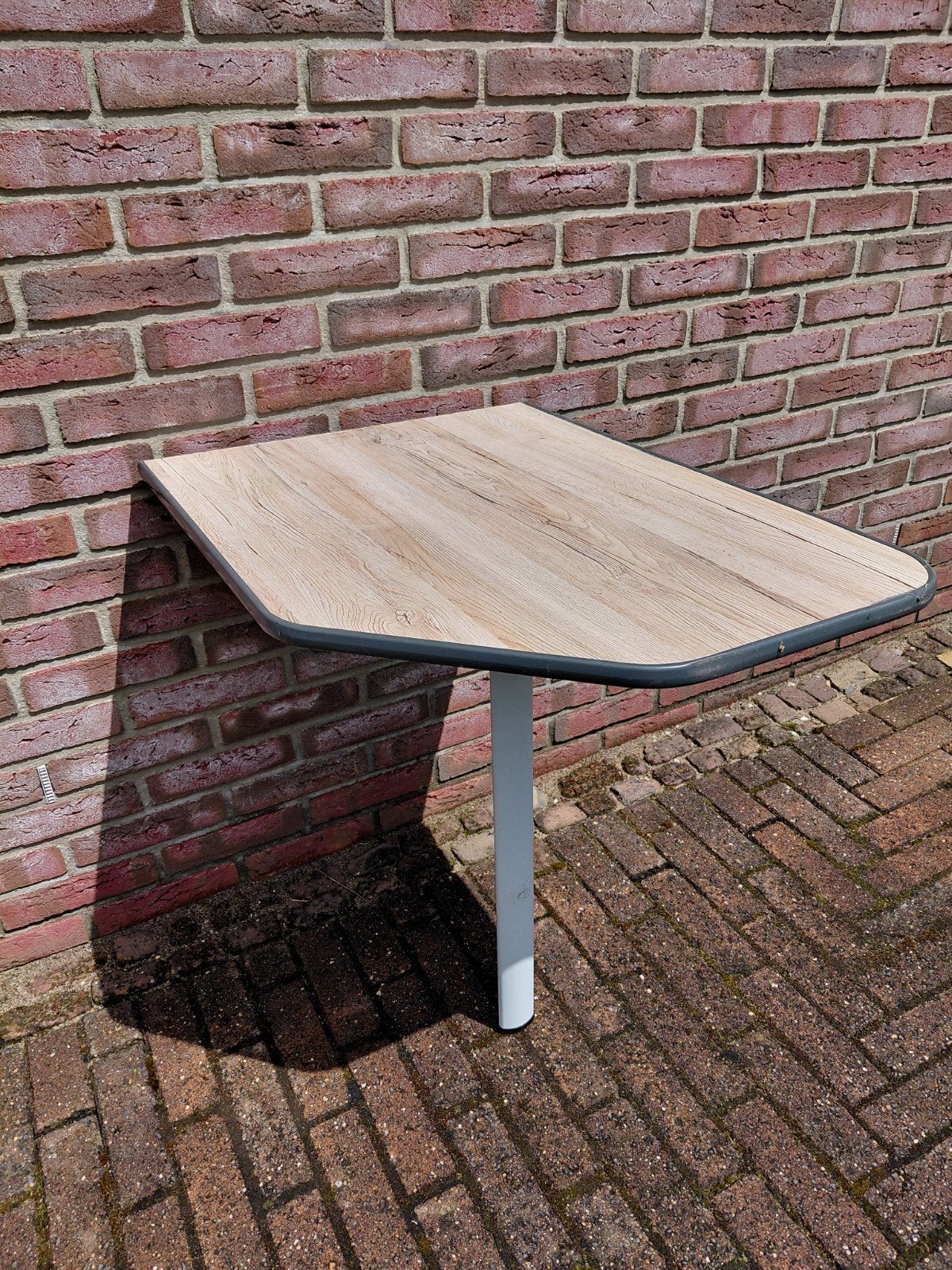 Wandtafel inklapbaar - ideaal voor kleine ruimtes, Modern, Ruimtebesparend, Gebruikt, 50 tot 100 cm, Tot twee personen