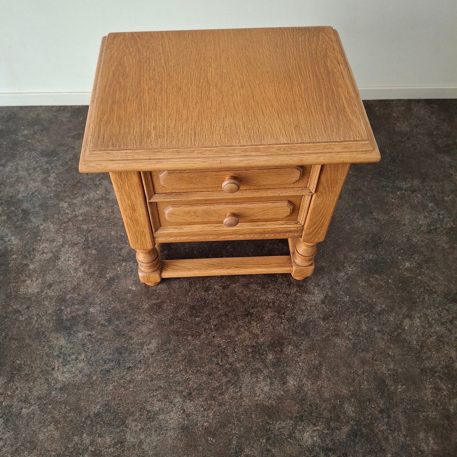 massief eiken bijzettafeltje, Huis en Inrichting, Ophalen, Vierkant, Hout
