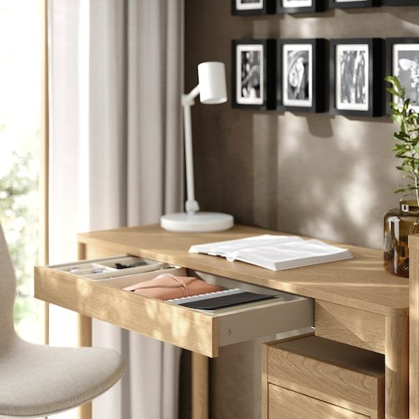 IKEA bureau in nieuwstaat – eikenlook, Ophalen, Zo goed als nieuw