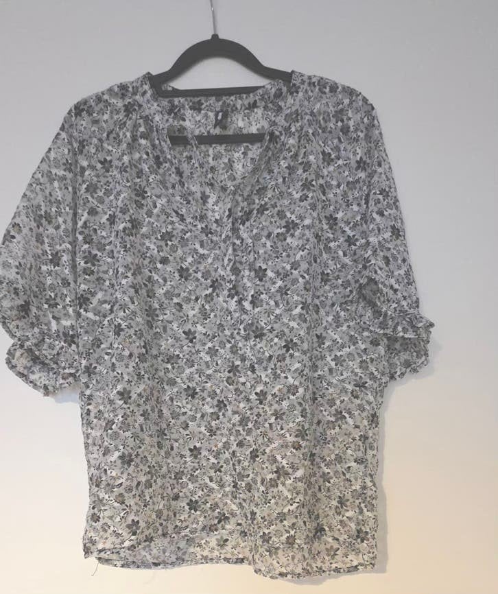 Bloes met bloemenprint - Maat M, Meerkleurig, Zo goed als nieuw, Eksept, Ophalen