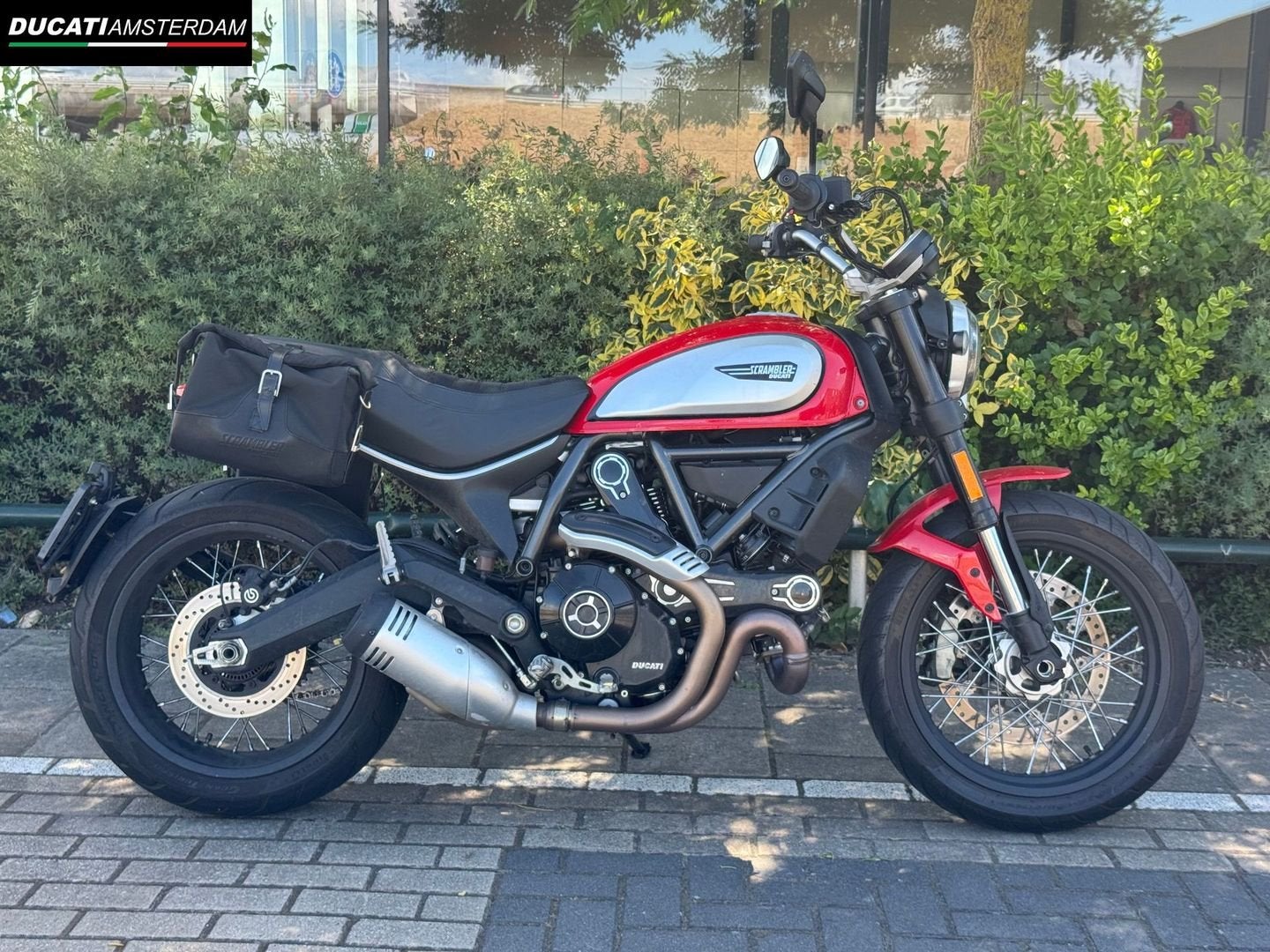 DUCATI DUCATI SCRAMBLER ICON (bj 2022) 9,382 km, Motoren, DUCATI, 2 cilinders, Motorrijbewijs A, Bedrijf