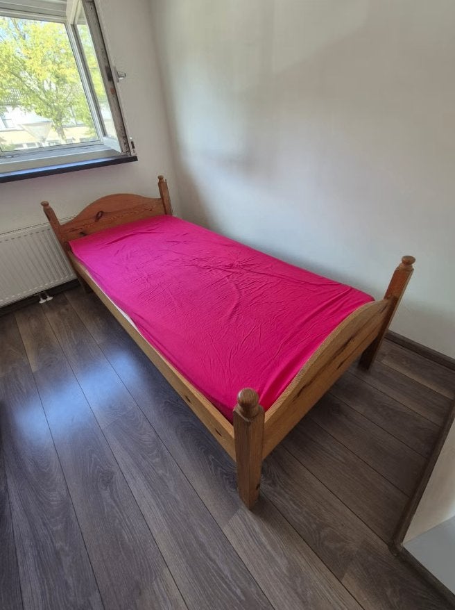 Eenpersoons eikenhouten bed met lattenbodem, Gebruikt, 90 cm, Eenpersoons, Bruin