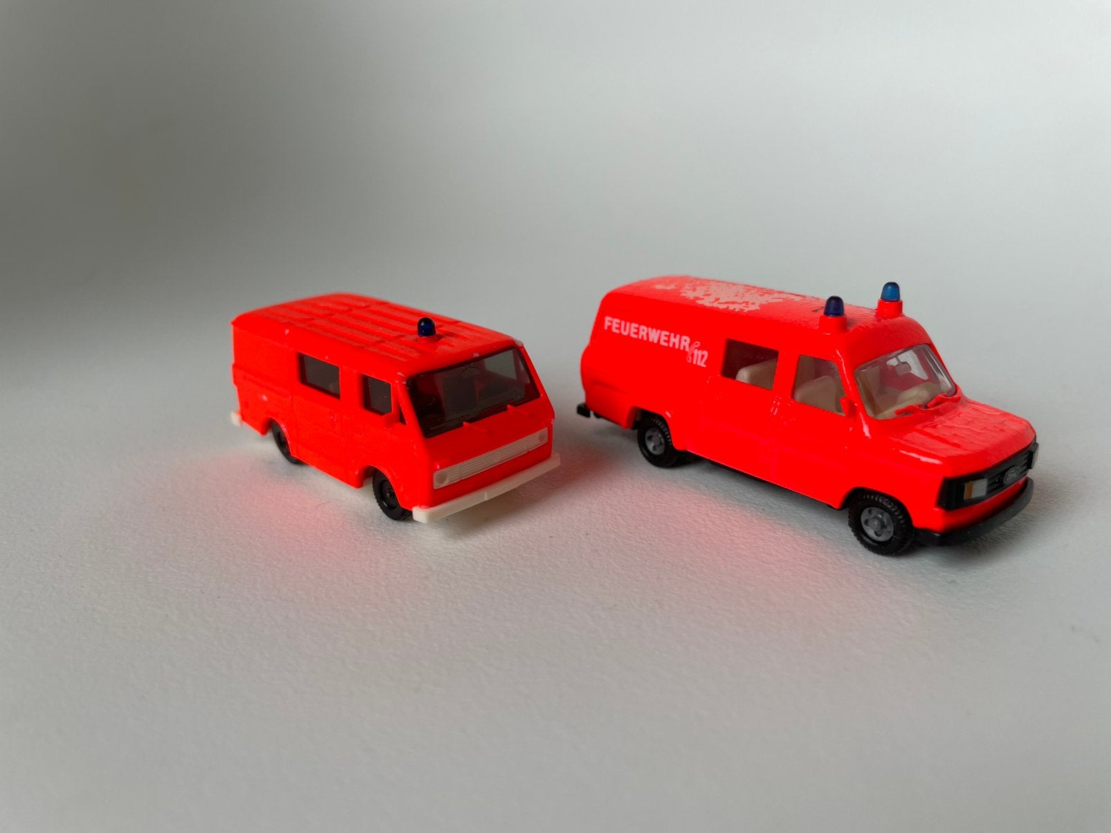 model VW LT Ford Transit brandweer piket 1/87 (Praliné), Ophalen of Verzenden, Gebruikt, Auto