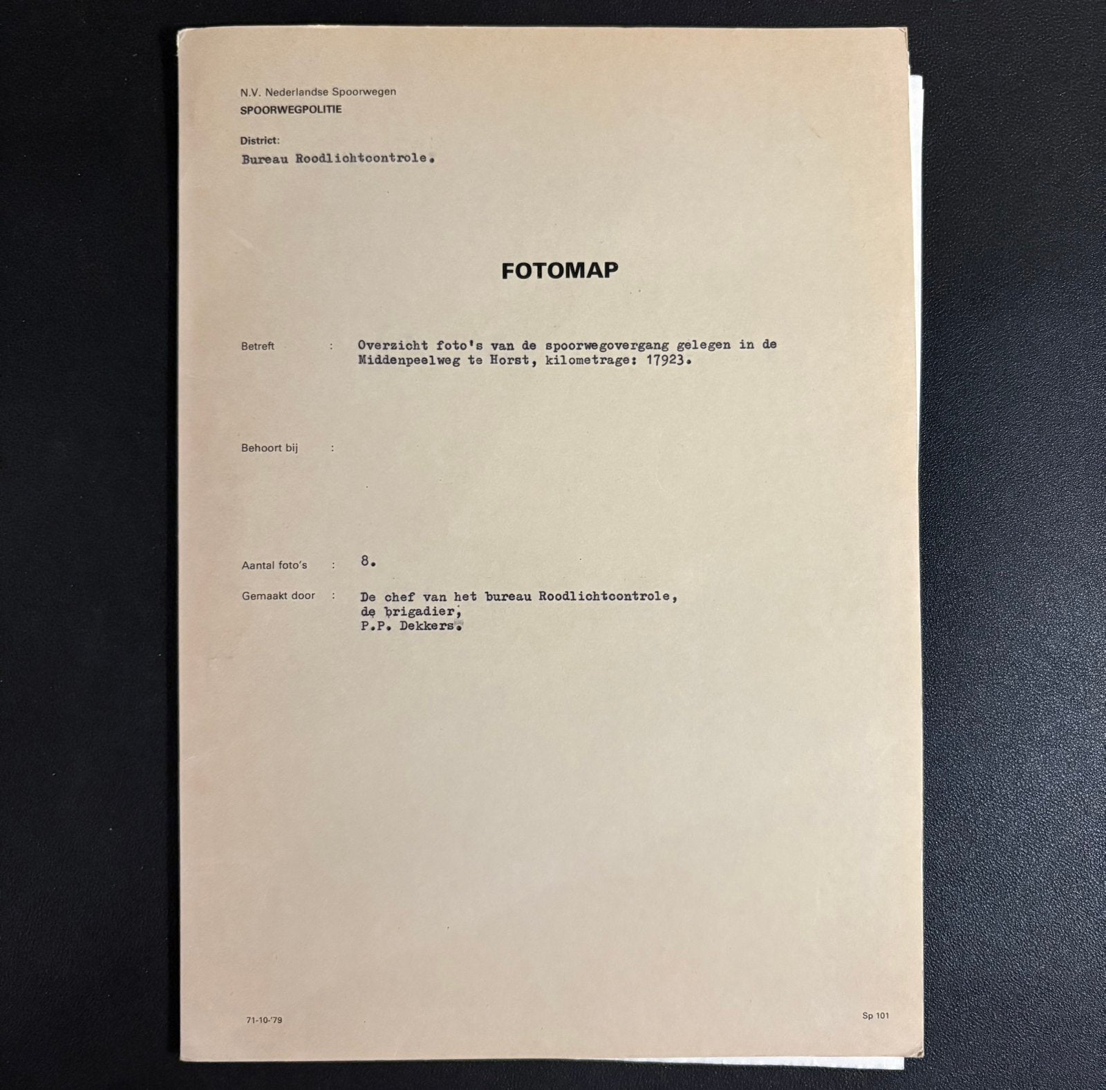 Fotomap spoorwegpolitie spoorwegovergang ter Horst (1984), Ophalen of Verzenden, Gebruikt, Trein, Boek of Tijdschrift