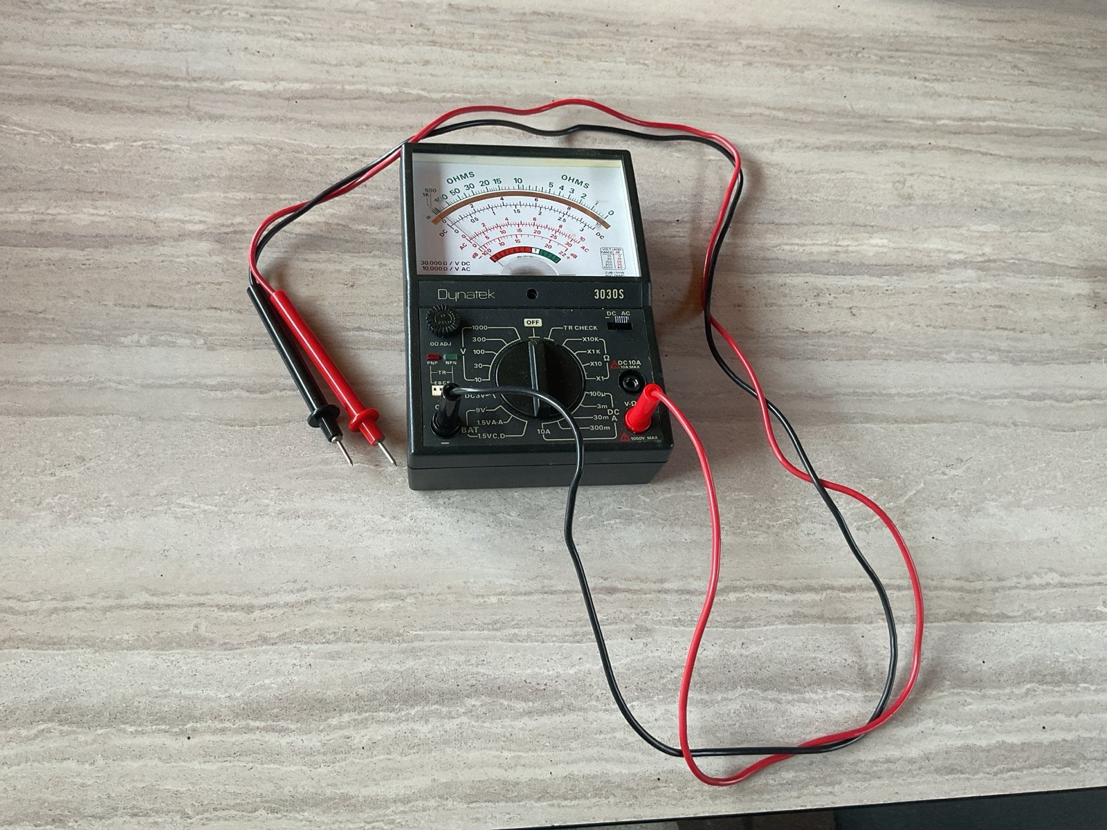 Dynatek 3030S Multimeter - Analoog, Doe-het-zelf en Verbouw, Meetapparatuur, Ophalen of Verzenden, Gebruikt, Multimeter