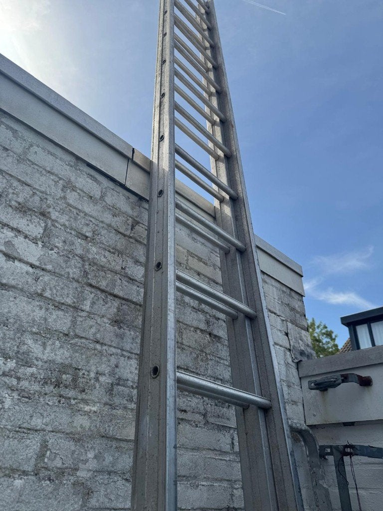 Aluminium schuifladder 2x18 sporten - ca. 9 m uitgeschoven, Ophalen, Gebruikt, Ladder, 4 meter of meer