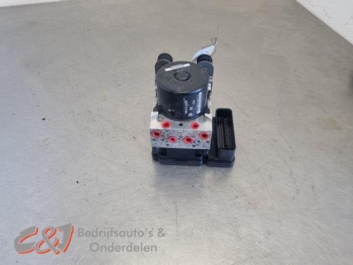 ABS Pomp van een Volkswagen Transporter, Gebruikt, -, Volkswagen, -