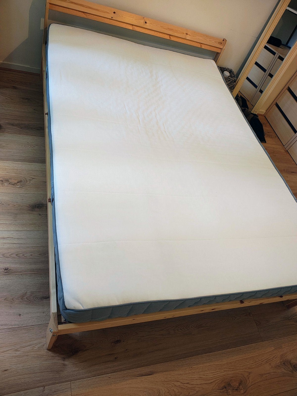 IKEA ledikant en matras (pocketvering) 140x200, Ophalen, Tweepersoons, 140 cm, Zo goed als nieuw