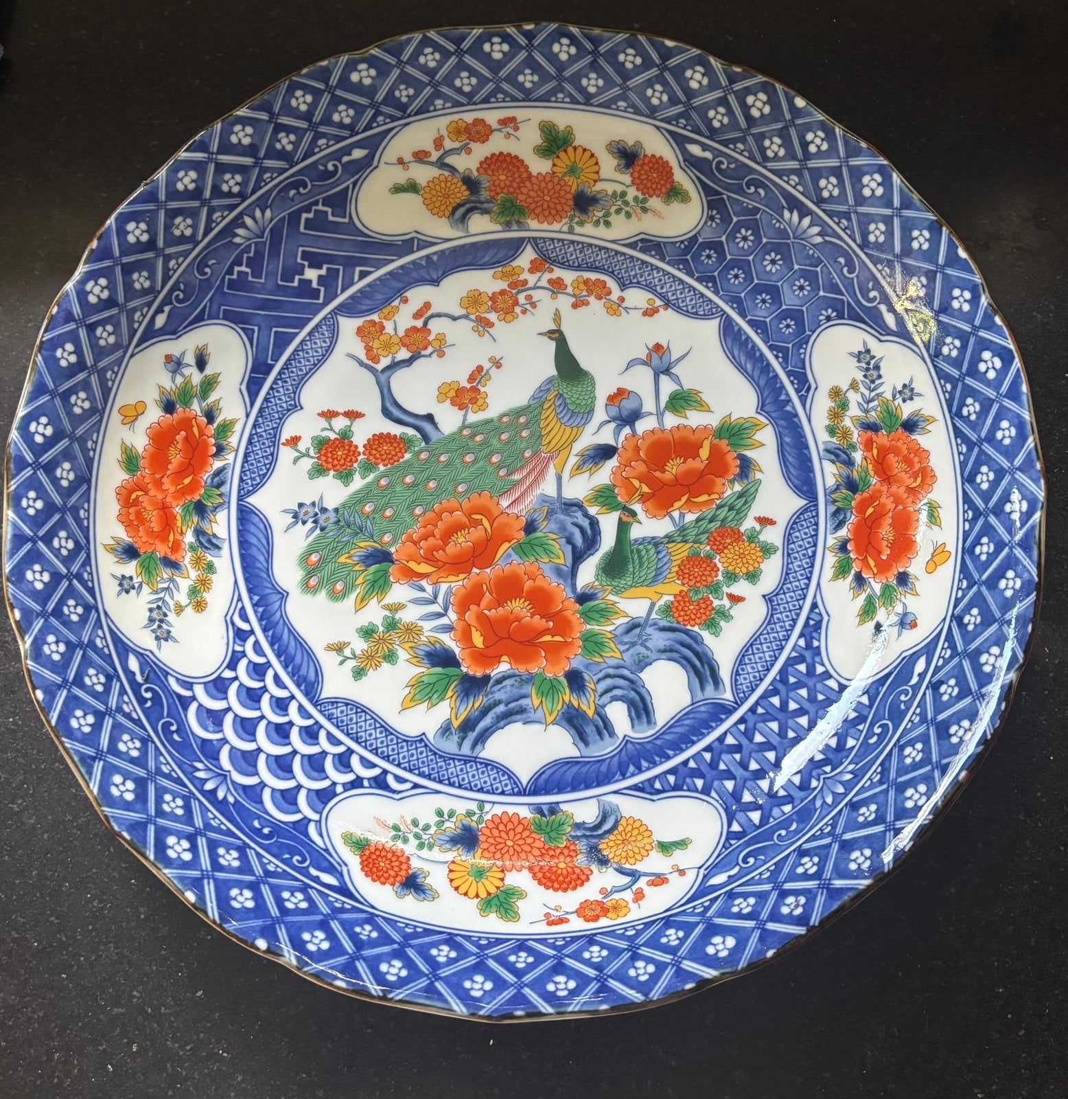 Prachtig Japans decoratief bord met pauwen en bloemen, Ophalen of Verzenden