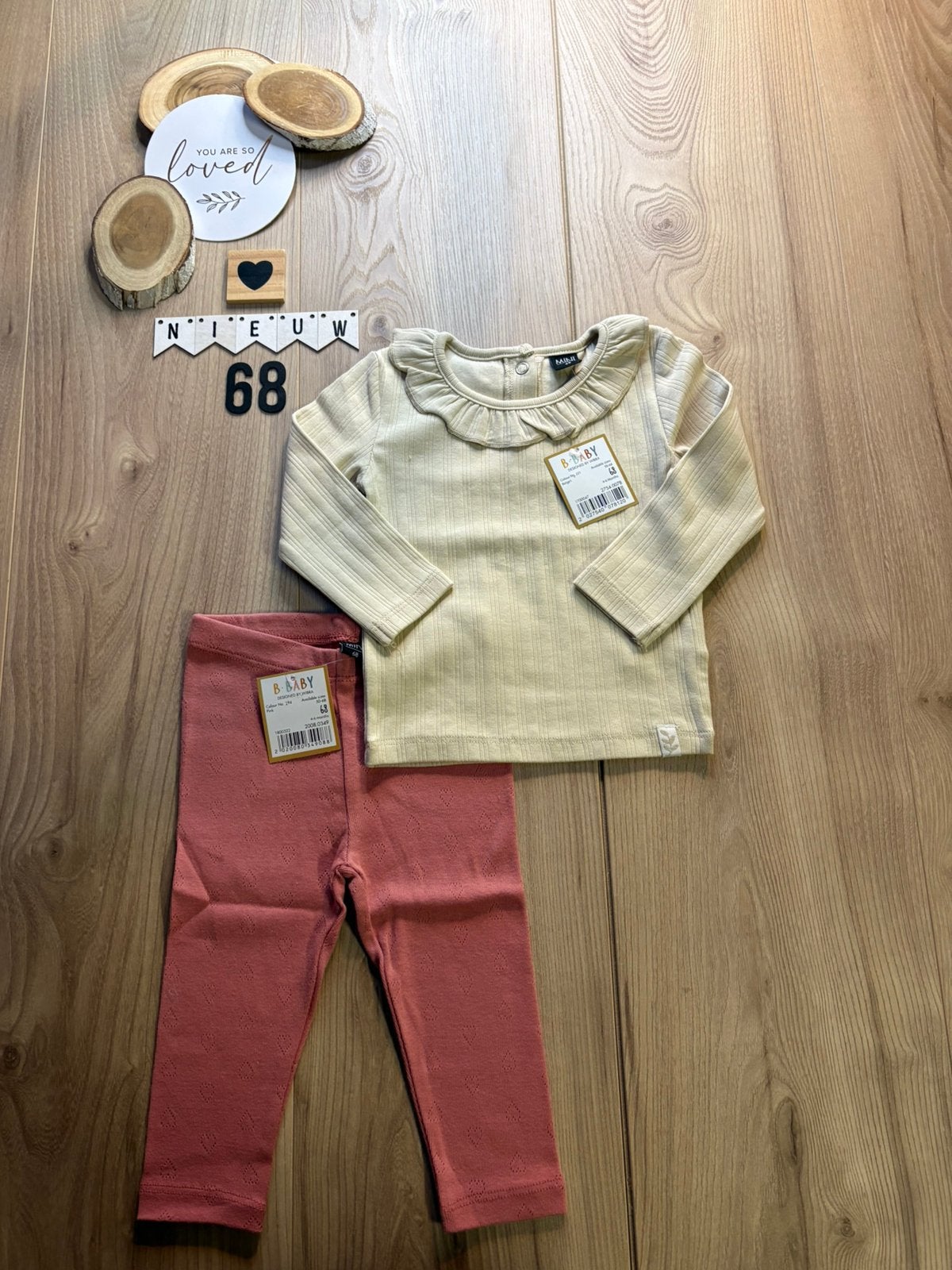 Baby meisje Wibra setje shirtje beige broekje roze maat 68, Ophalen of Verzenden, Nieuw, Meisje, Setje