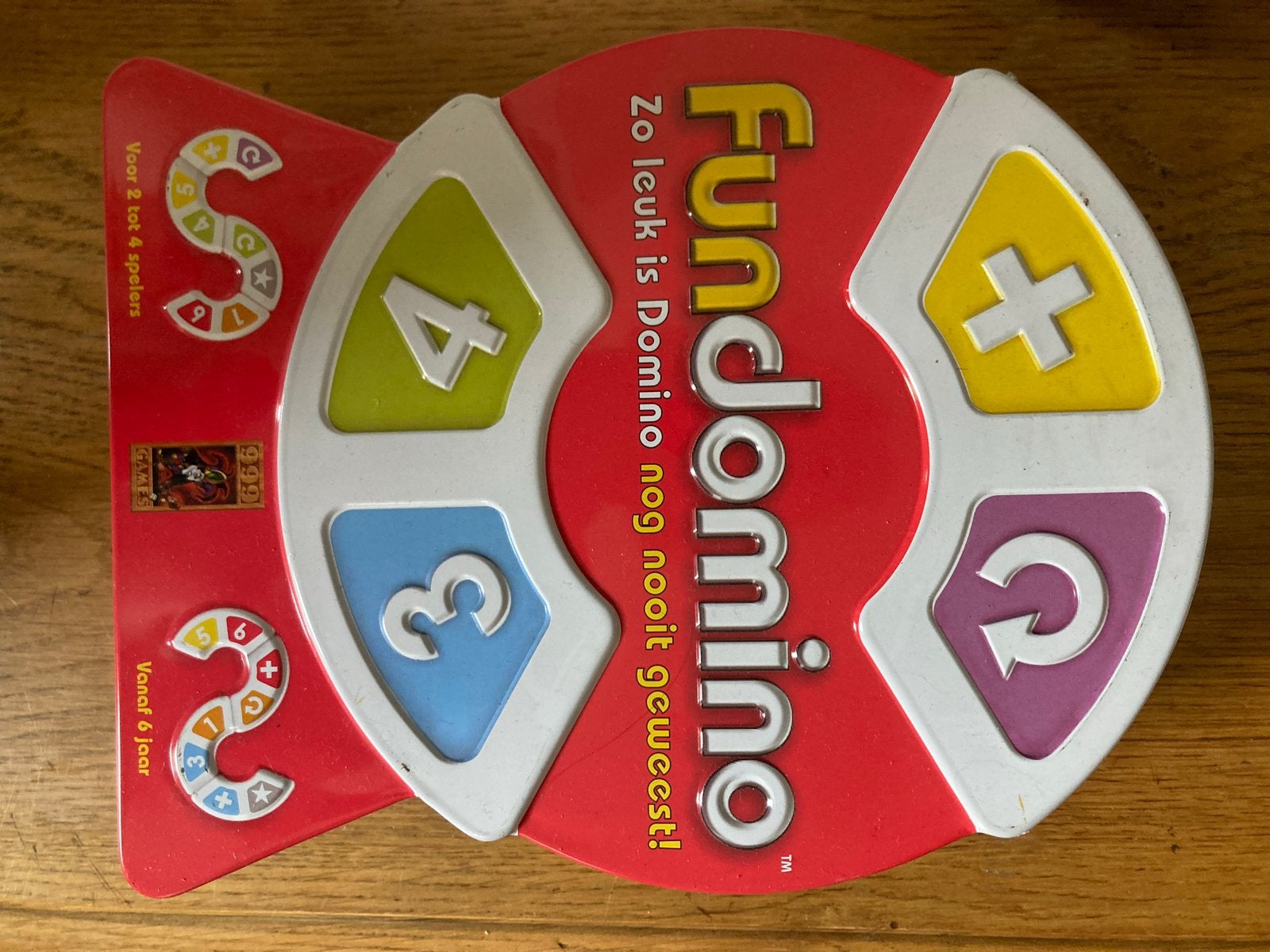 Fundomino: Zo leuk is Domino nog nooit geweest!, Drie of vier spelers, Ophalen of Verzenden, Zo goed als nieuw
