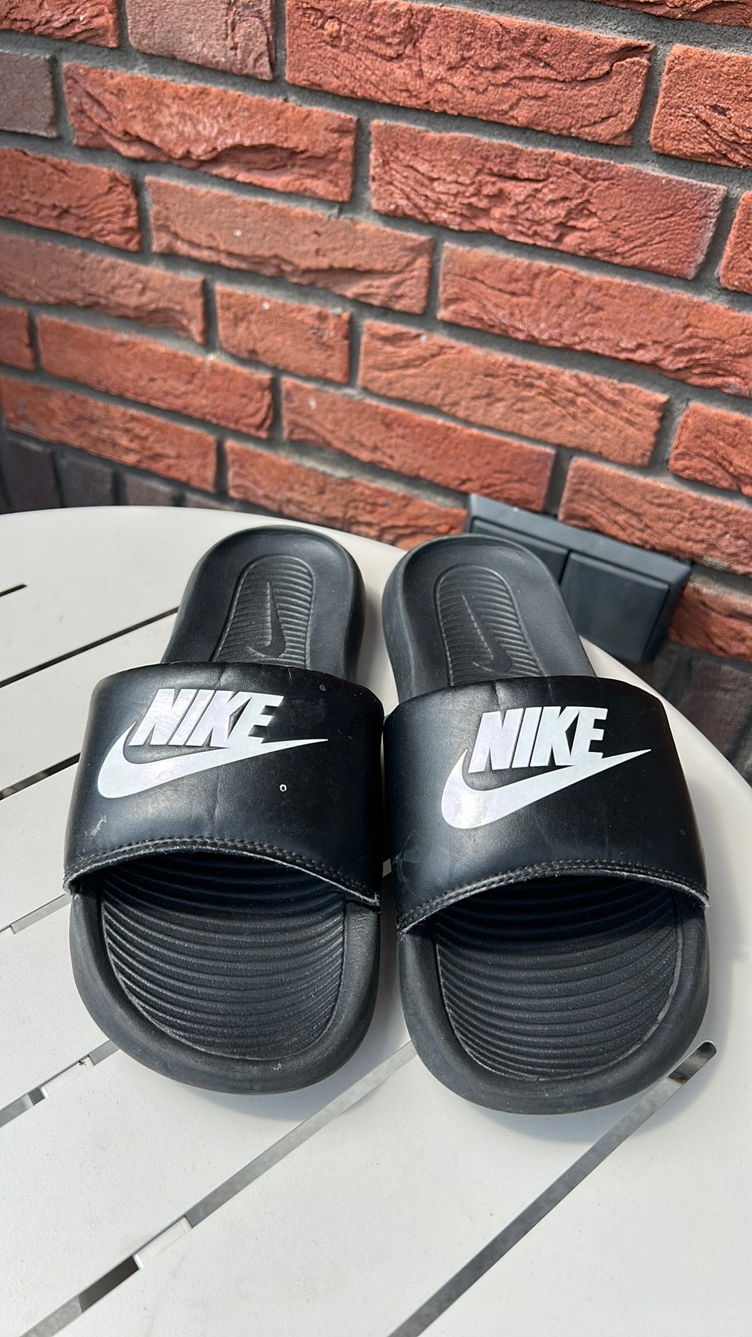 Nike slippers, maat 41, Kleding | Heren, Schoenen, Slippers, Zwart, Ophalen of Verzenden, Gedragen