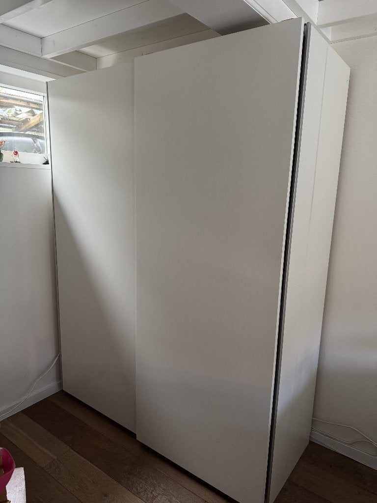 Witte Ikea Pax kast met schuifdeuren, Ophalen, Kunststof, Gebruikt, 100 tot 150 cm