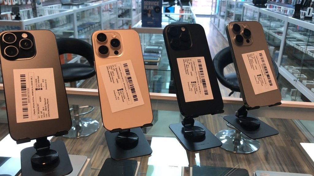 iphone 16 pro   op voorraad  verkoop  - reparatie, Ophalen of Verzenden, Zo goed als nieuw, Overige typen