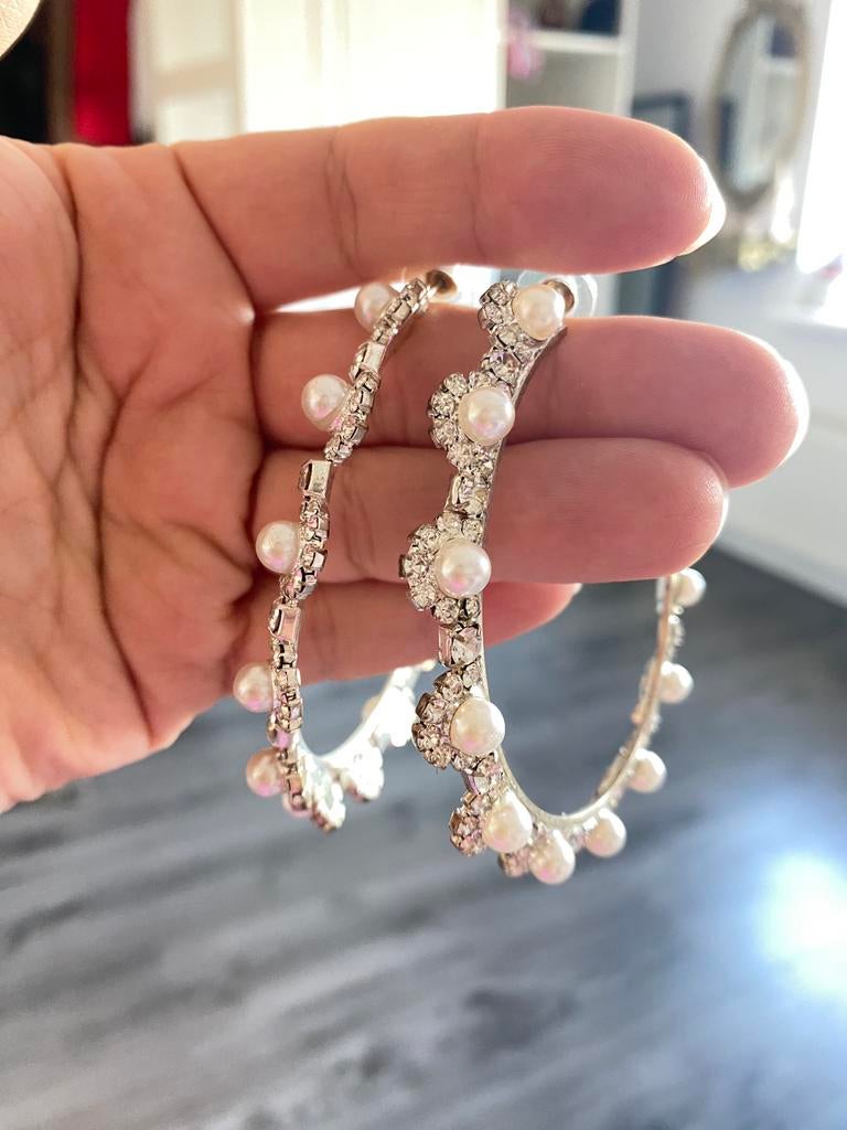 Prachtige grote zilverkleurige oorbellen creool met parel, Verzenden, Nieuw, Zilver, Overige materialen