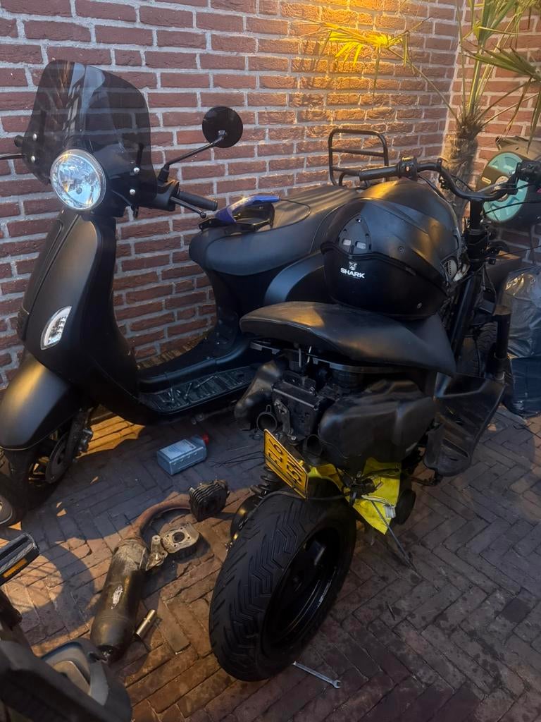 Agm Blauw kenteken/peugote vivacity procjet geel kenteken, Ophalen, Zo goed als nieuw, Tweetakt, Peugeot