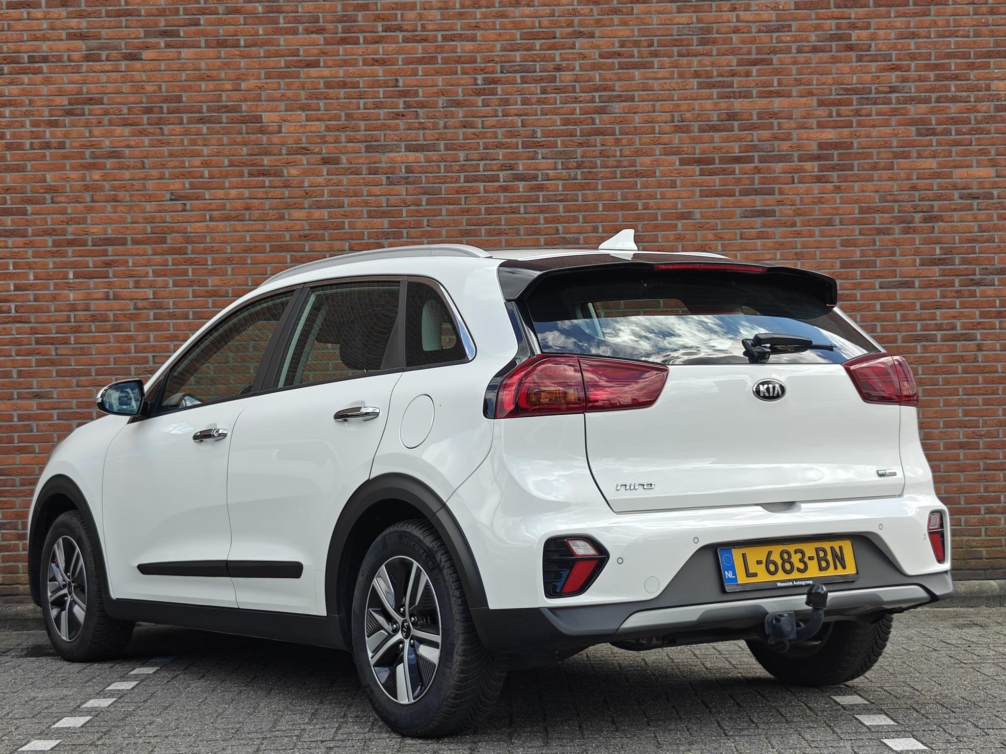 Kia Niro 1.6 GDi Hybrid DynamicLine | Trekhaak | Navigatie |, Gebruikt, Euro 6, 2 kWh, Wit