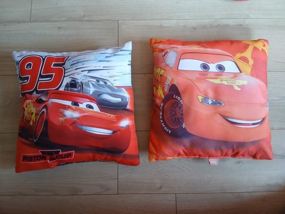 cars bliksem kussens, Meerkleurig, Ophalen of Verzenden, Overige merken, Kleed of Kussen