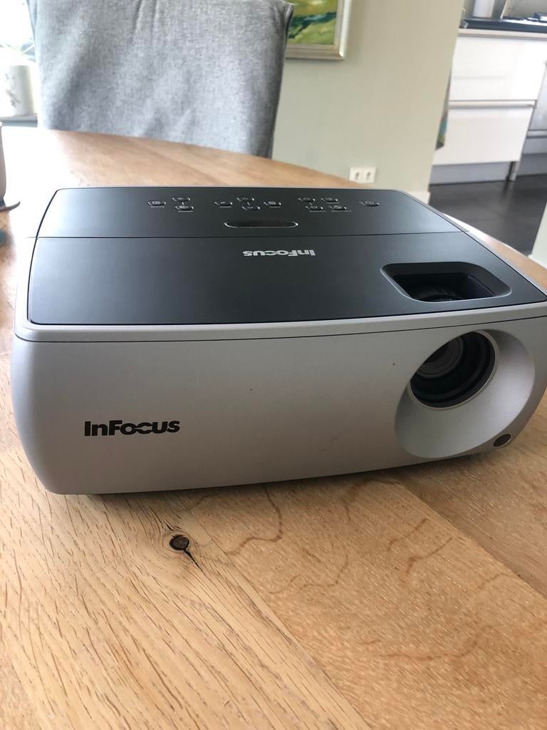 In Focus beamer met opberg tas en afstandsbediening!, Ophalen of Verzenden, Zo goed als nieuw, LED, Ultra HD (4K)