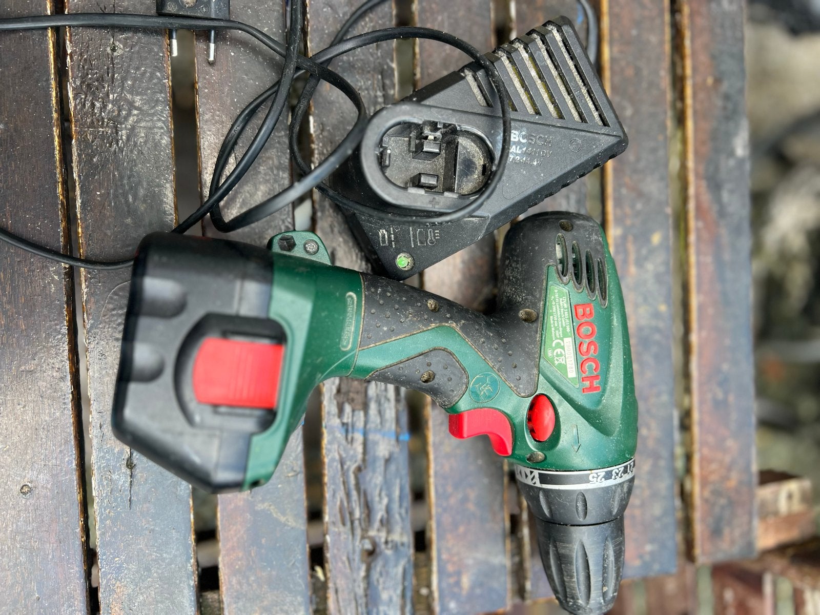 Bosch PSR 12-2 Accuboormachine met defecte accu, Ophalen of Verzenden, Gebruikt, Minder dan 400 watt, Boor- en Schroefmachine