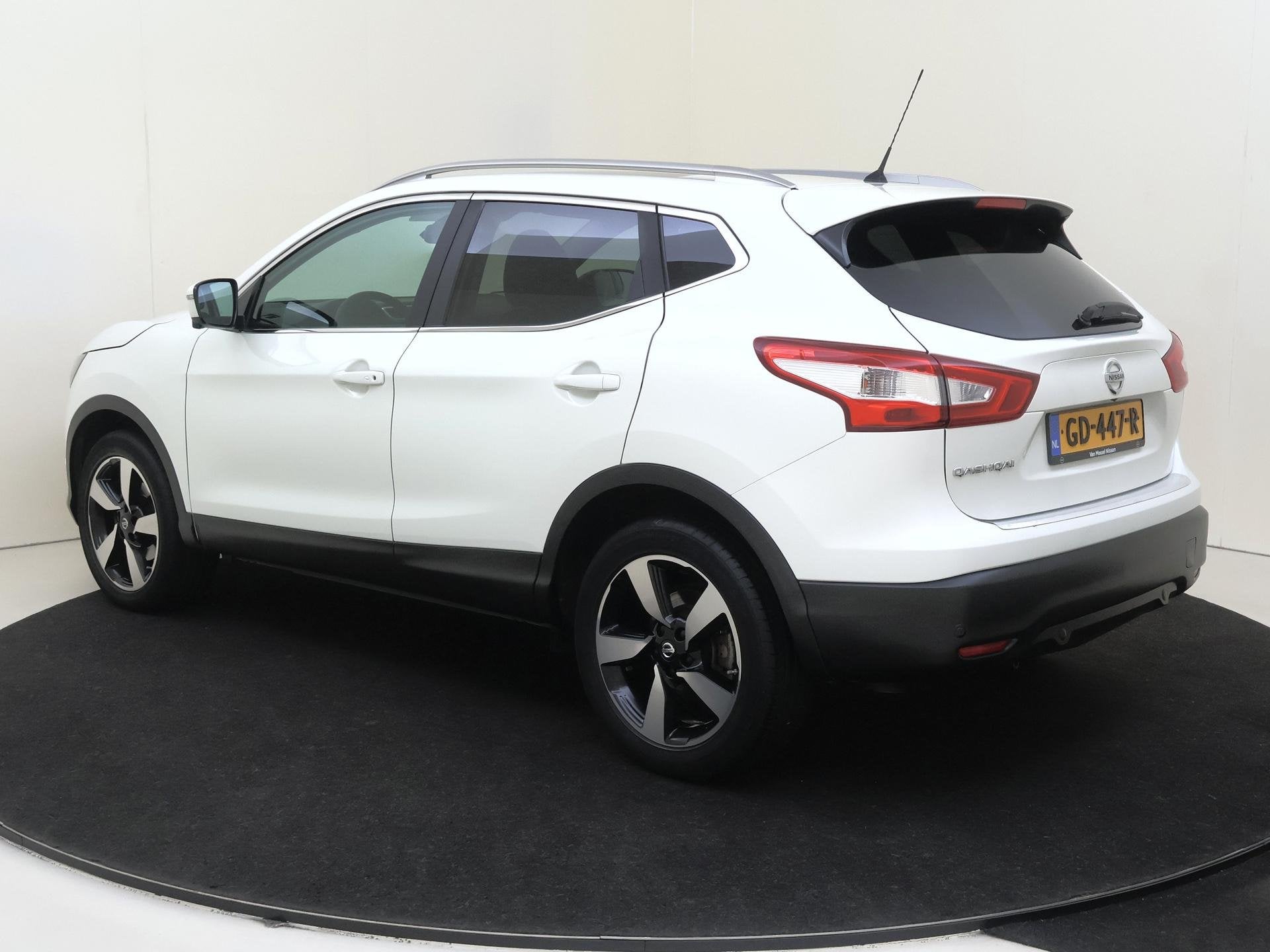 Nissan Qashqai 1.6 Tekna | panoramadak | 360 graden camera |, Auto's, Voorwielaandrijving, 1618 cc, Gebruikt, Euro 6