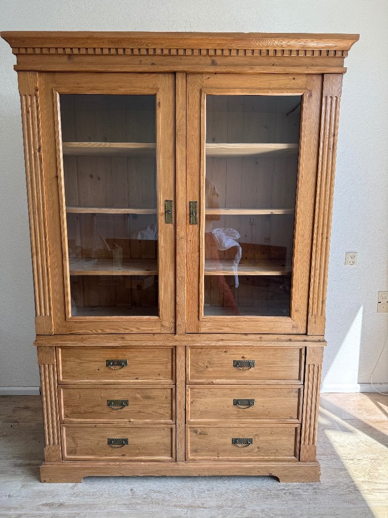 Vitrinekast, Ophalen, 100 tot 150 cm, Vintage grenen buffetkast, Zo goed als nieuw