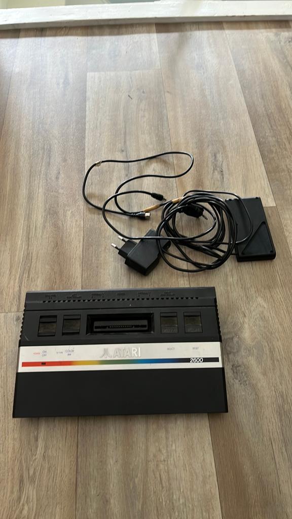 Atari 2600, Spelcomputers en Games, Spelcomputers | Atari, Ophalen of Verzenden, Zo goed als nieuw, Met 1 controller, Atari 2600