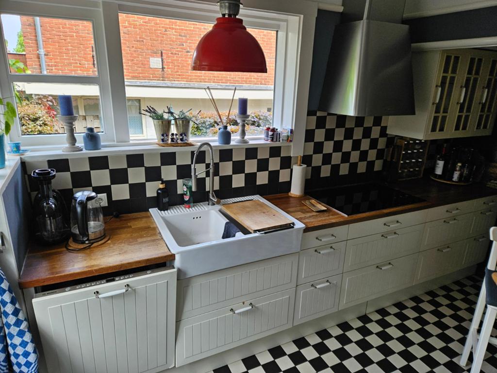 Complete IKEA keuken deels met apparatuur en houten blad, Ophalen, Gebruikt, Wit