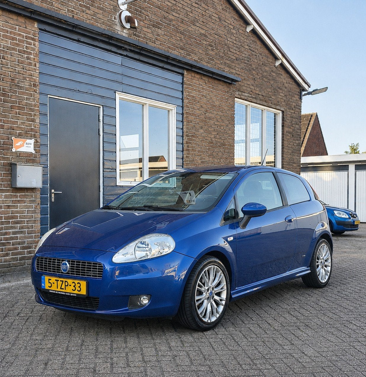 Fiat Punto 1.4 16V Turbo / Bj.2008 / APK 07-2027 / Navigatie, Auto's, Voorwielaandrijving, Zwart, 4 cilinders, 49 €/maand
