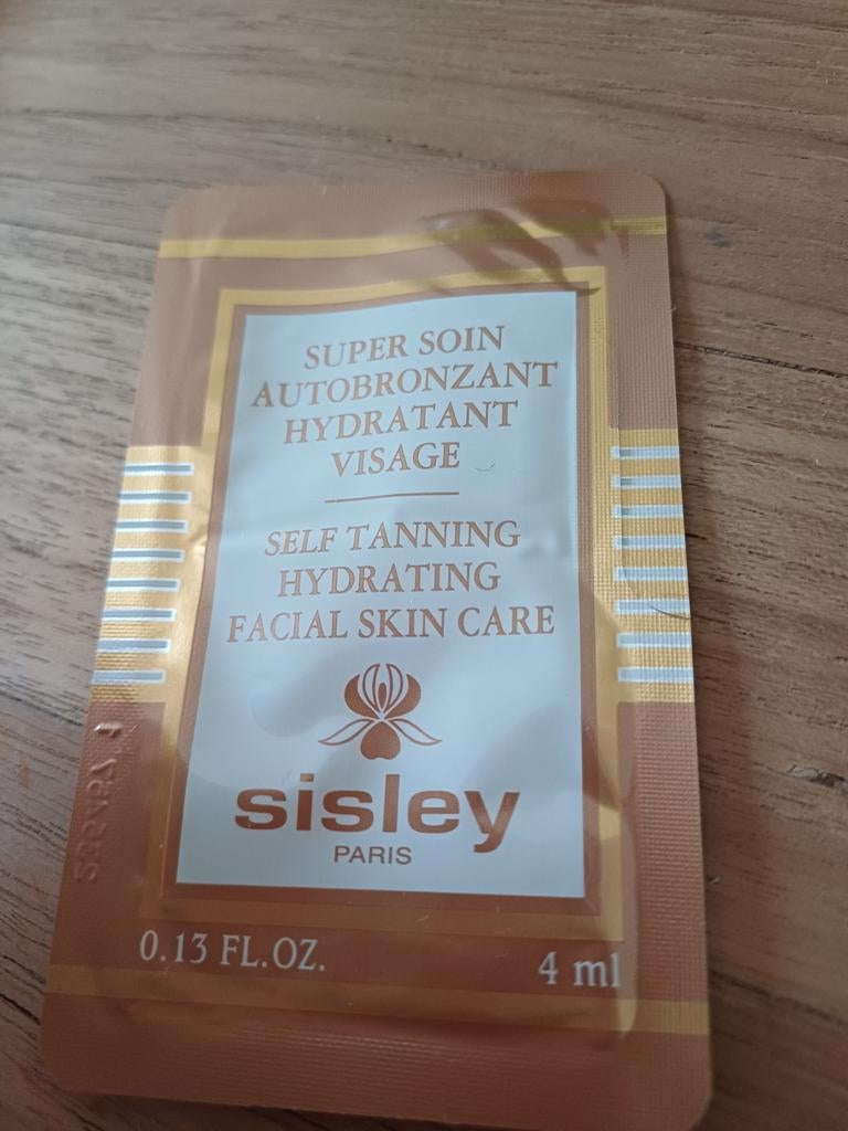 Self tanning sisley 4 ml, Ophalen of Verzenden, Nieuw, Gehele gezicht