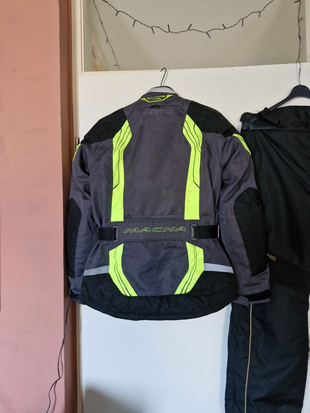 Zo goed als nieuwe Macna iseo motorjas - Maat M, Ophalen, Jas | textiel, Dames, Tweedehands