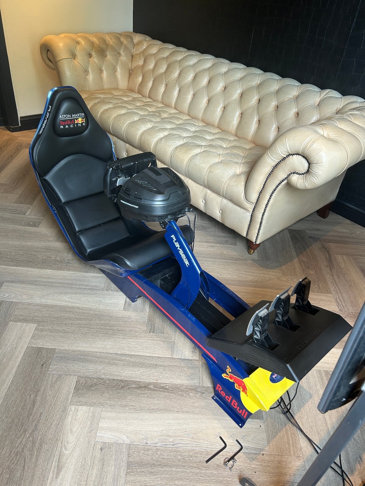 Playseat F1 Simulator + Thrustmaster T300 + PS4 + TV, Ophalen, 500 GB, Zo goed als nieuw, Zonder controller