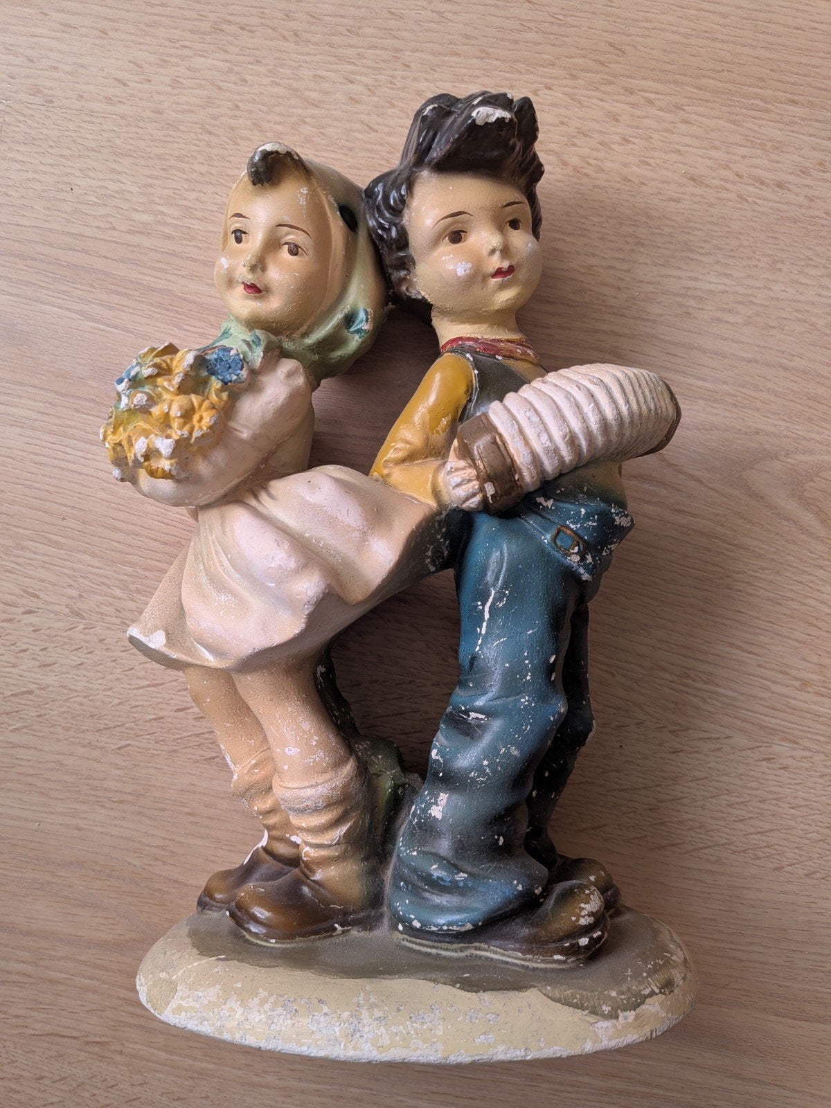 Vintage beeldje van kussend paar - Jongen en meisje, Ophalen of Verzenden