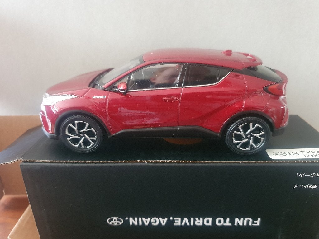 Toyota C-HR 1:30 Schaalmodel – Bordeaux Rood uit Japan, Ophalen, Zo goed als nieuw, Auto