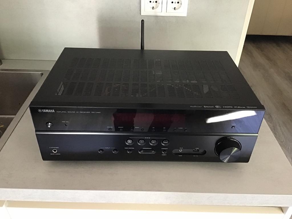 Receiver Yamaha RX-V481, Ophalen, Yamaha, Zo goed als nieuw, 60 tot 120 watt