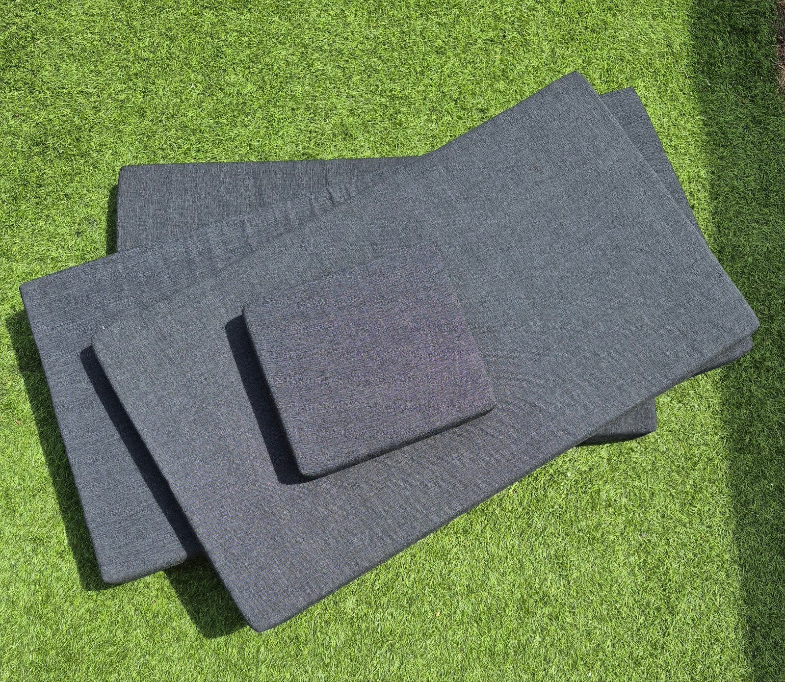 Set van 4 donkergrijze tuinkussens, Tuin en Terras, Tuinmeubel-accessoires, Ophalen of Verzenden, Gebruikt
