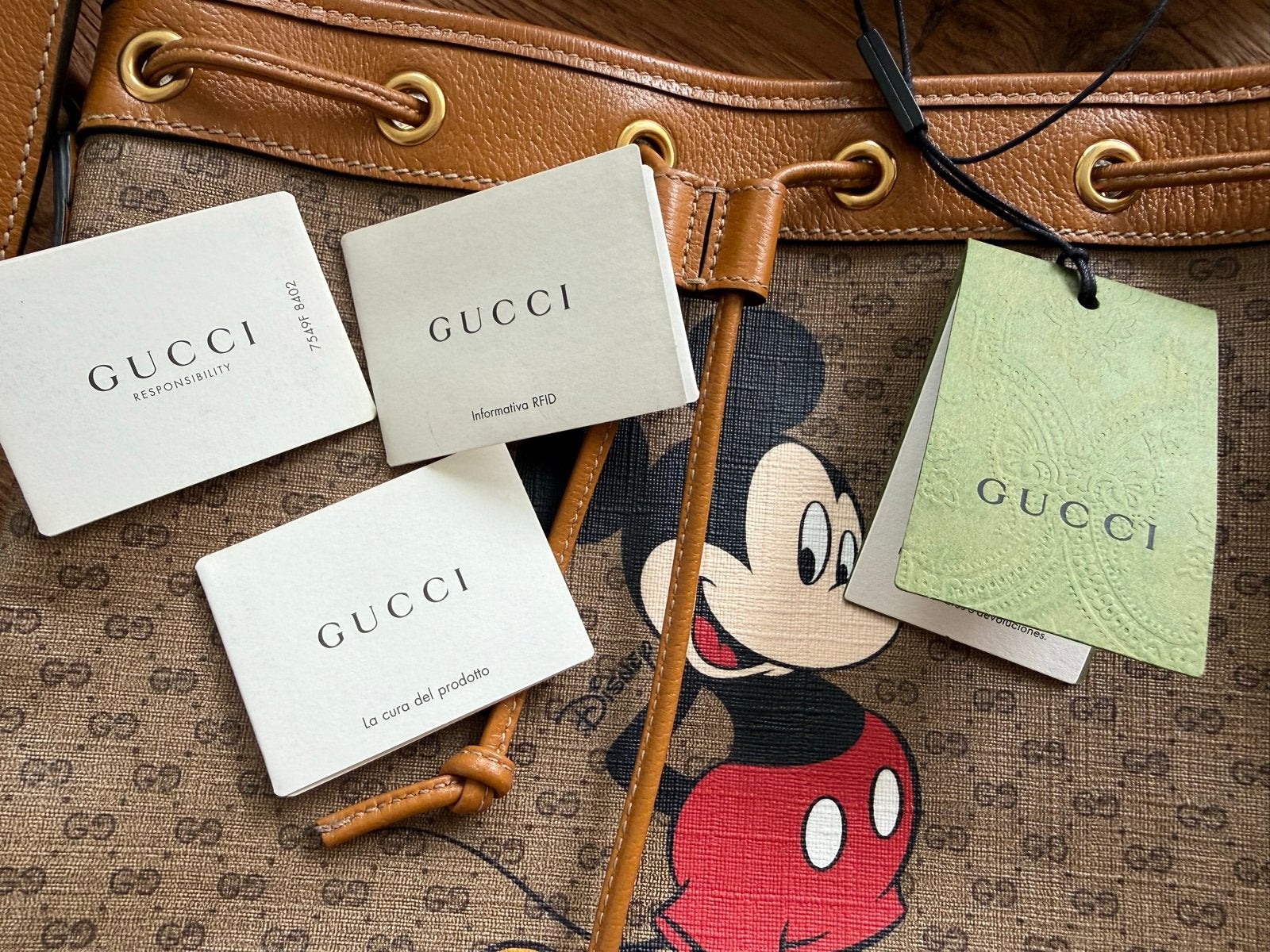 Gucci x Disney Mickey Mouse Bucket Bag, Verzenden, Zo goed als nieuw, Bruin, Schoudertasje