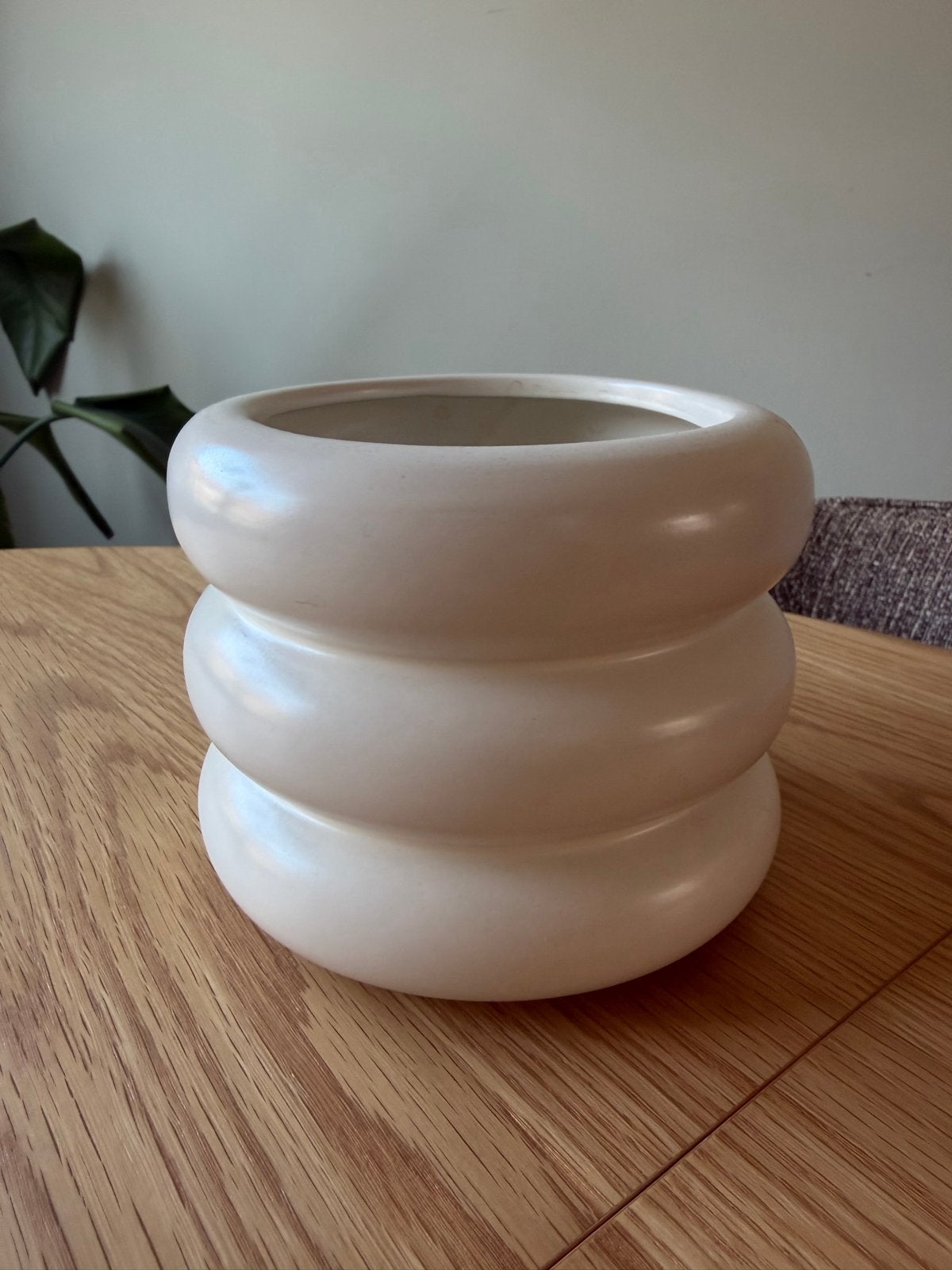 Crèmekleurige vaas met ribbels, Gebruikt, Overige kleuren, Met patroon/structuur, Ophalen of Verzenden