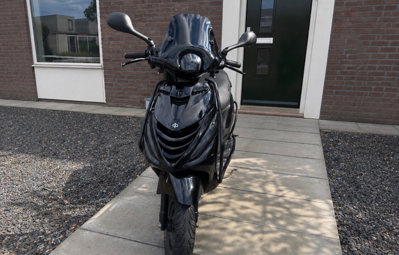Zip 4t 50cc 2v snor, Ophalen, Zip, Zo goed als nieuw, Benzine
