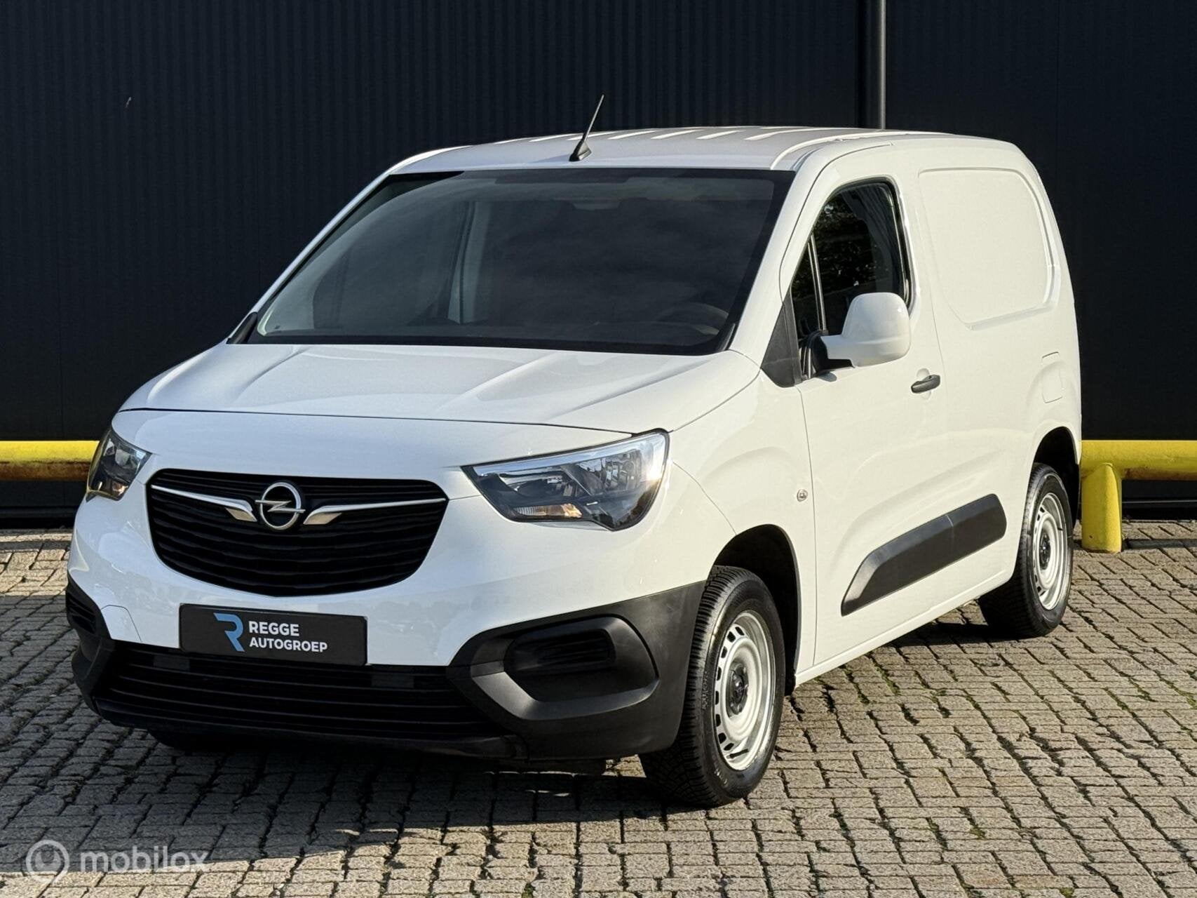 Opel Combo 1.2 Turbo L1H1 Edition AIRCO | PDC | TOPSTAAT, Auto's, 1300 kg, Gebruikt, 1199 cc, Wit