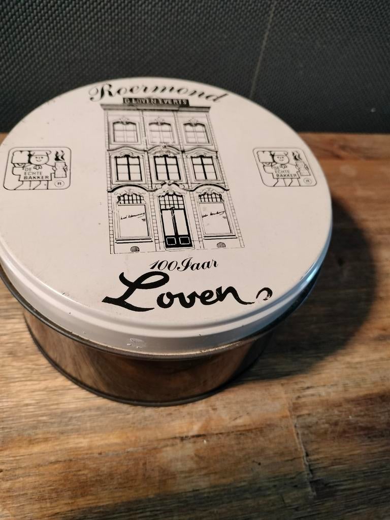 Vintage koekblik Echte Bakker Loven 100 Jaar Roermond, Verzamelen, Blikken, Ophalen of Verzenden, Gebruikt, Koek(jes), Overige merken