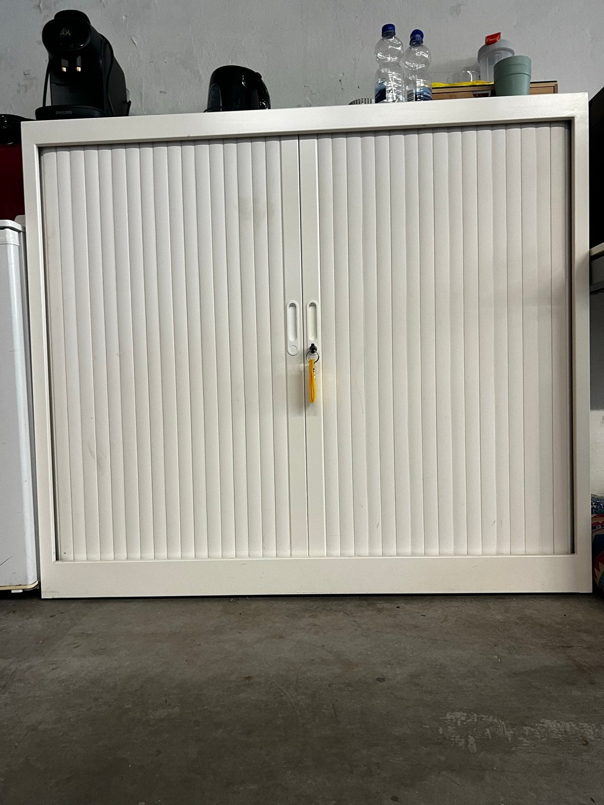3 roldeurkast met slot - Wit/Zwart, Ophalen, Gebruikt, 100 tot 150 cm, Meerdere deuren