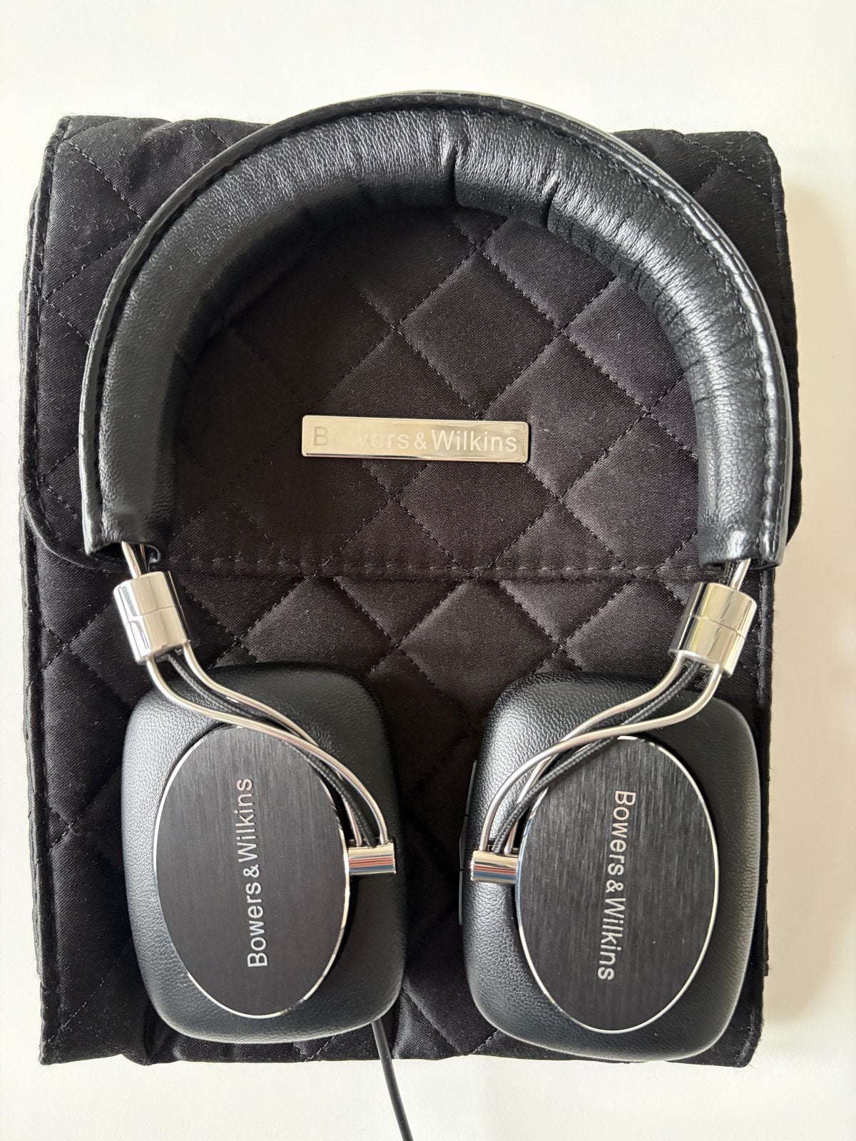 B&W / BW / Bowers & Wilkins P5 Wireless Hoofdtelefoon, Bluetooth, On-ear, Ophalen of Verzenden, Zo goed als nieuw