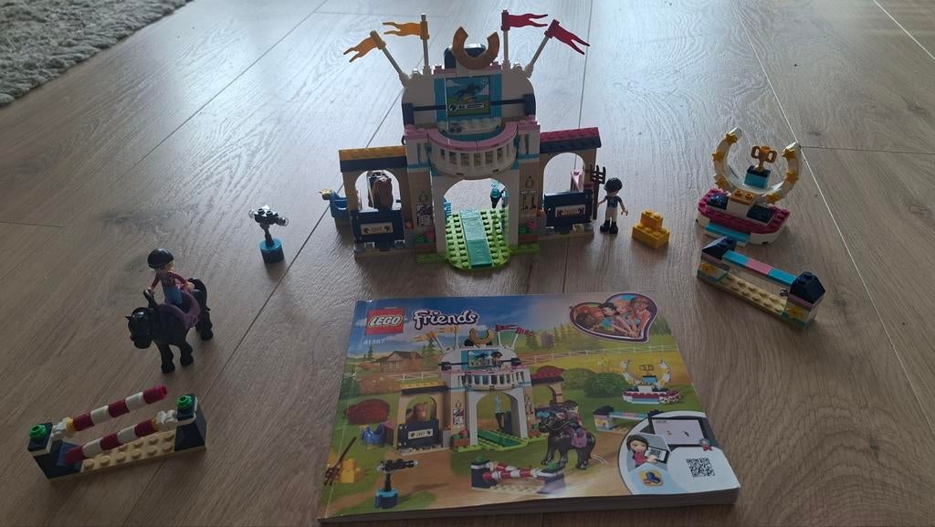 LEGO Friends 41367 Stephanie's Paardenshow, Ophalen of Verzenden, Zo goed als nieuw, Complete set, Lego