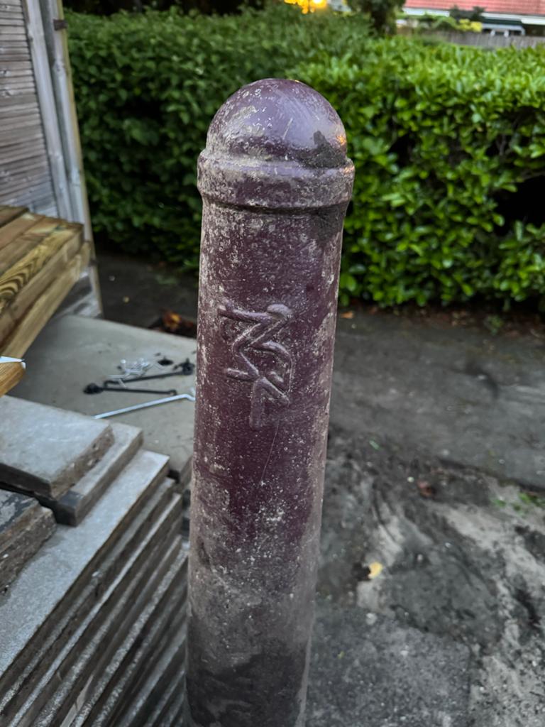 Amsterdammertje alleen een haagse paaltje met ooievaar, Ophalen of Verzenden